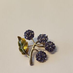 Monet Vintage 1960s Tiny Flower Brooch